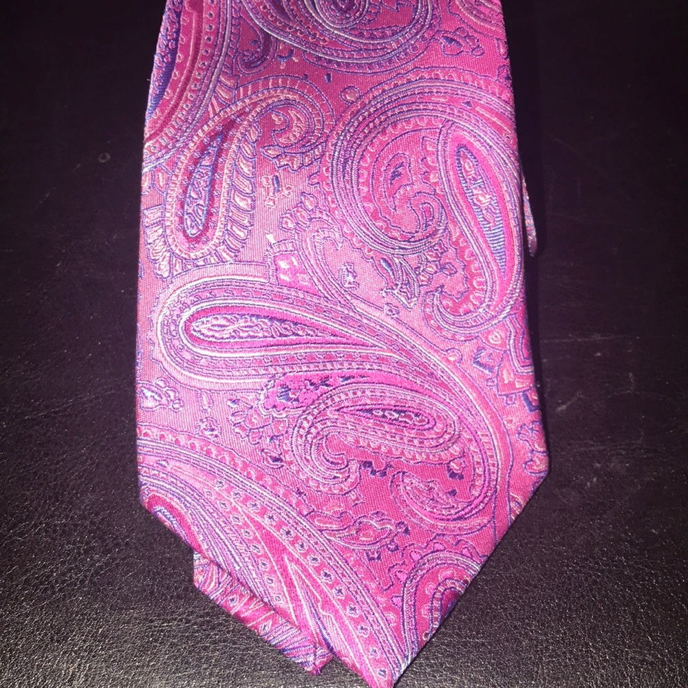 GEOFFREY BEENE Pink Paisley men’s tie